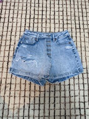 High-Waist Light Blue Distressed Denim Skort